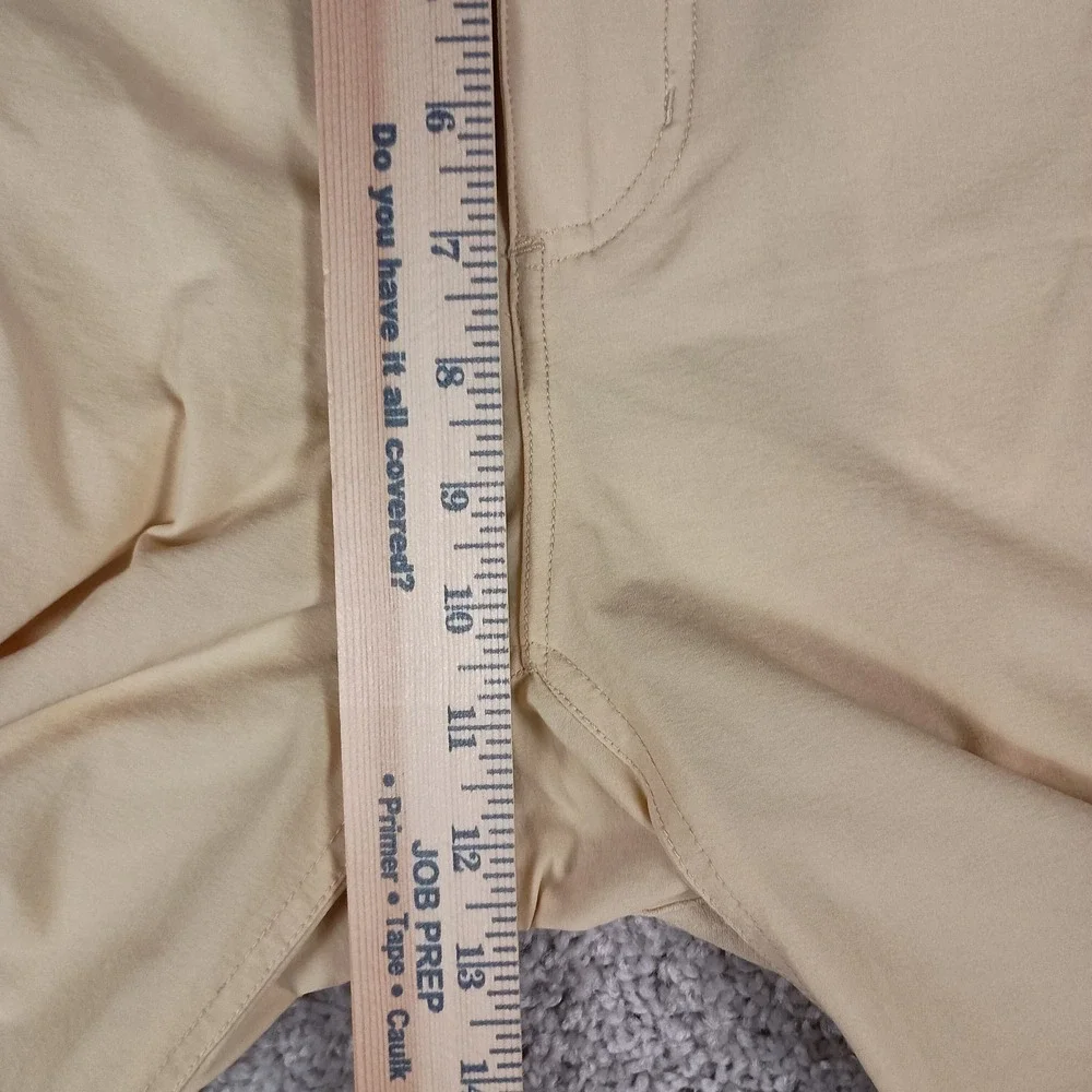 Grundéns Breakwater Fishing Shorts Mens Size 32 Sandstone Tan EUC